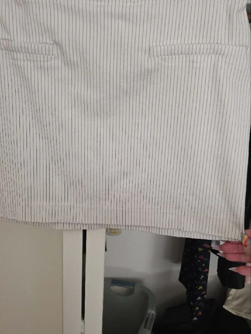 Jules & Leopold Cream Mini Skirt with Thin Gray Pinstripes